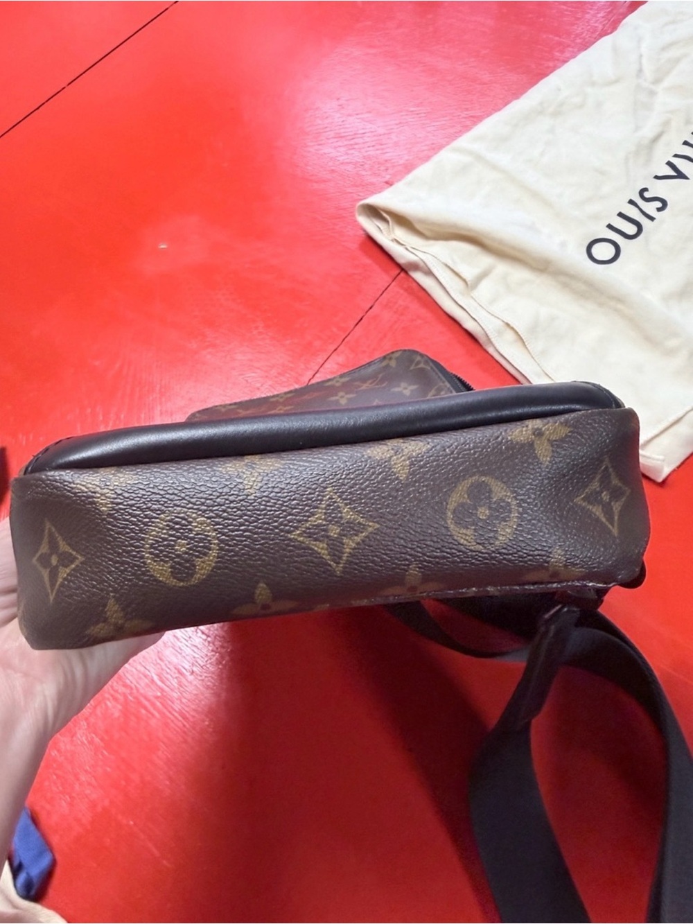 Authentic Louis Vuitton Avenue Sling Bag - Picture 9 of 13